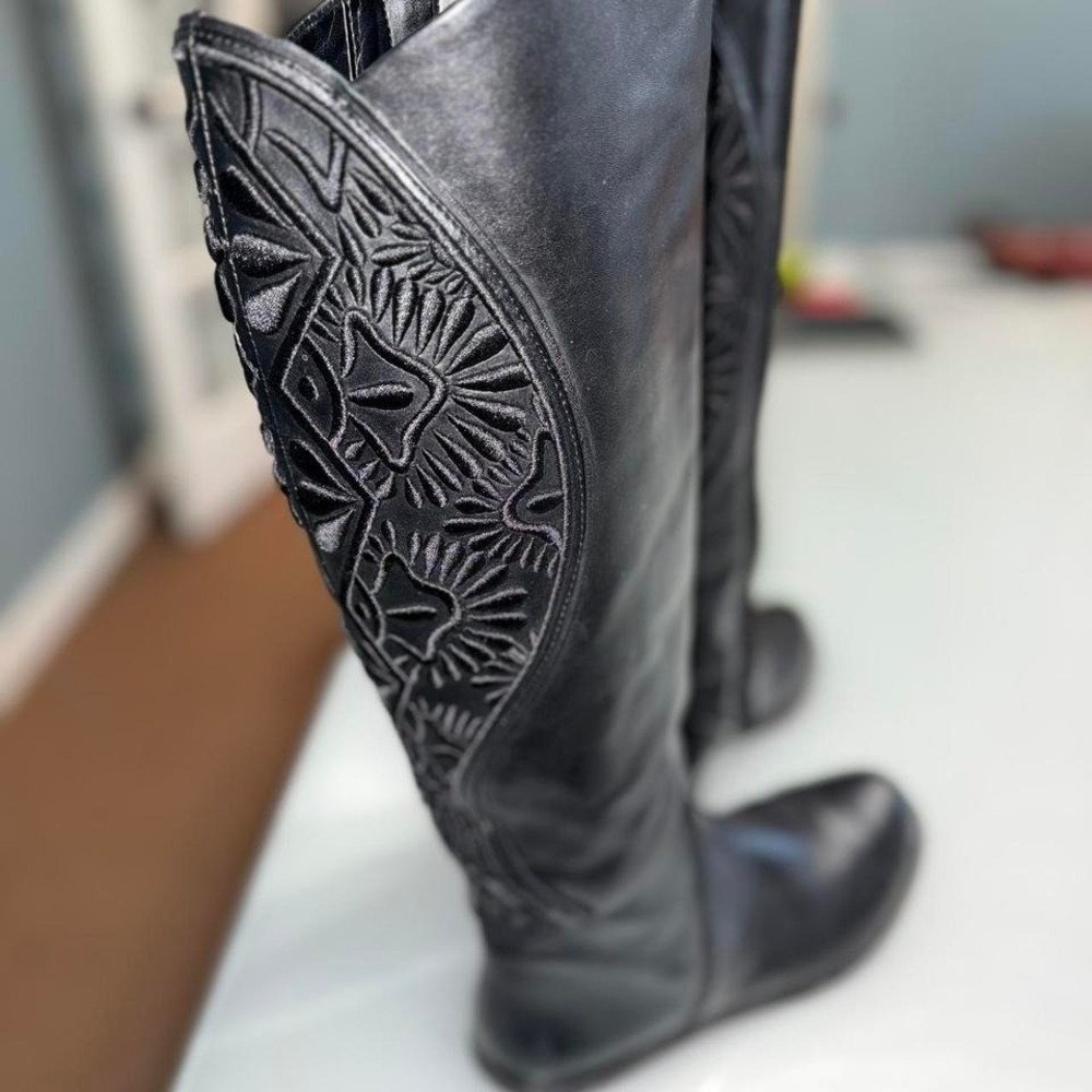 Gianni Bini Black Leather Tall Boots – Embroidered Detail – Size 6.5 NN – AS IS
